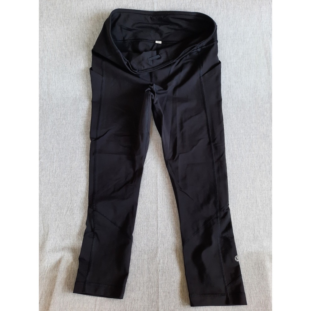Lululemon Women 6 Outdoor Mid-Rise Capri Taper Leg Pants Stretch Waistband Black
